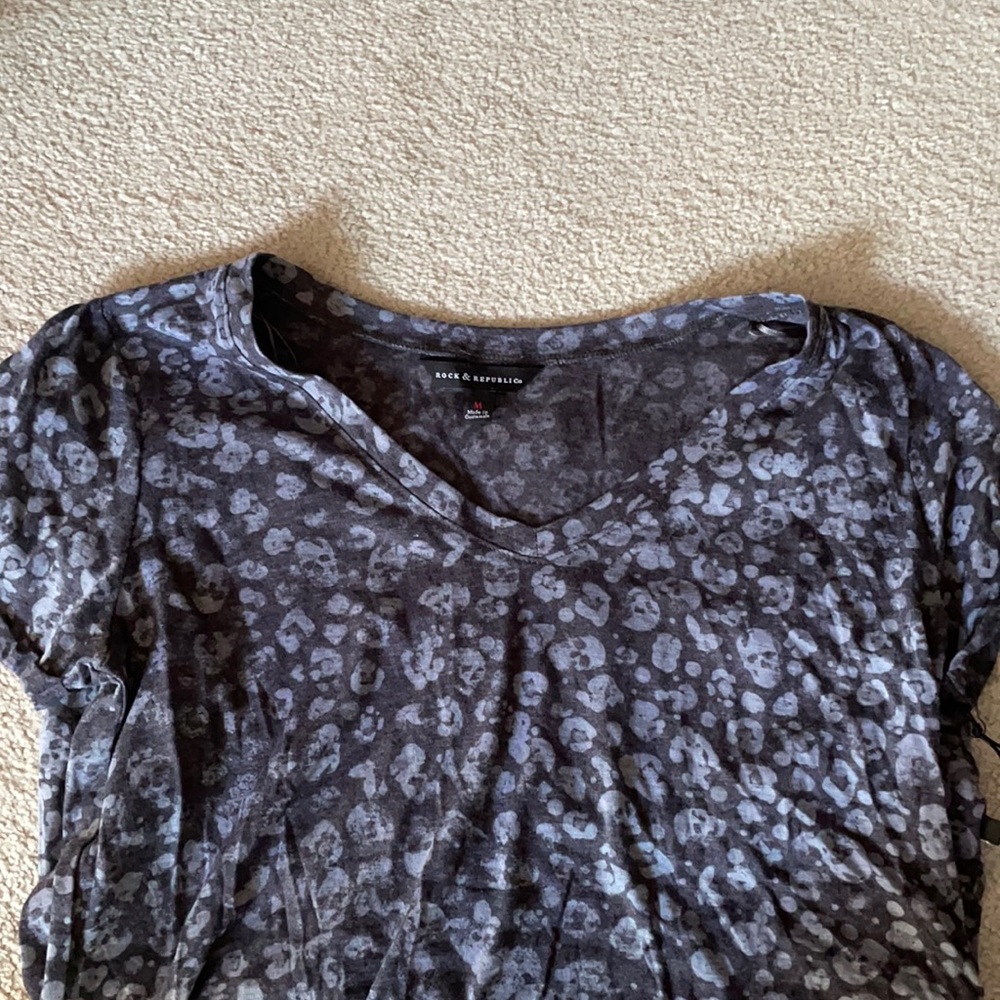 Rock and Republic skull t shirt